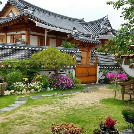 Villa Hanok Madang à Jeonju Extérieur photo